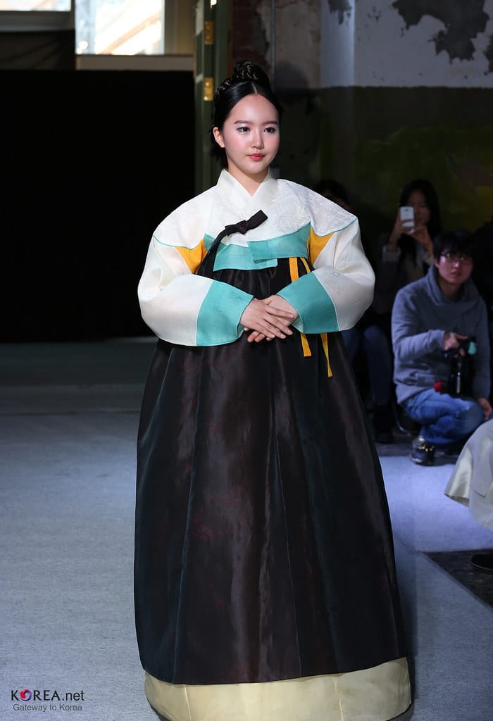 What is the clothing style in South Korea?